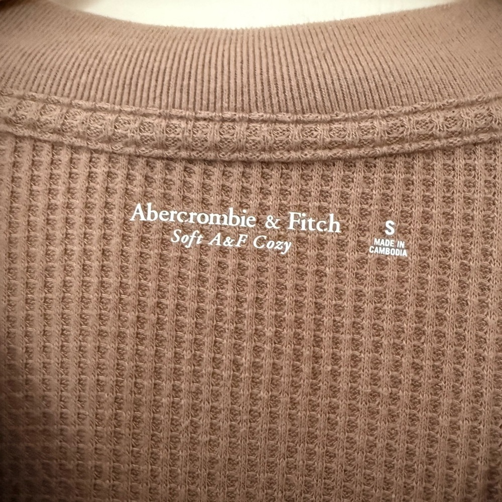 Abercrombie & Fitch Waffle Knit Long-Sleeve Top in Dusty Brown - Picture 2 of 3